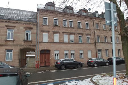 Vor dem Haus Pic1 VKDBS34FÜ