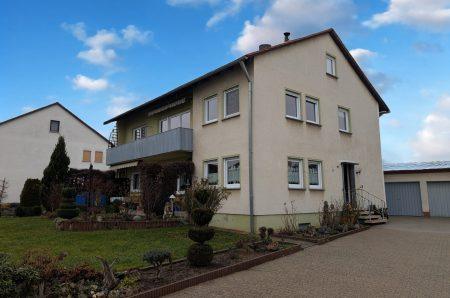 Vor dem Haus Pic1 BHS191HIP