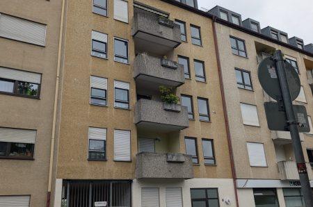 Vor dem Haus Pic1 VKHS65