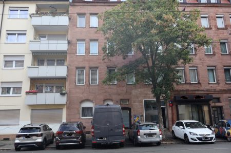 Vor dem Haus Pic1 GS137GEW