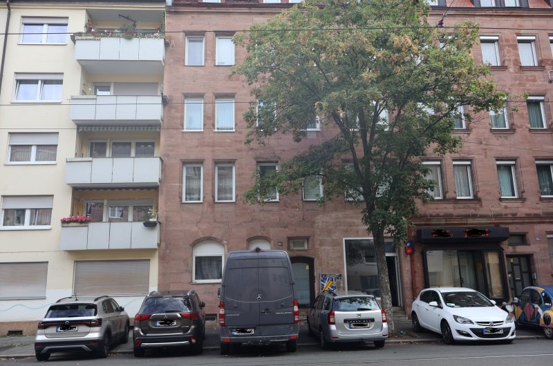 Vor dem Haus Pic1 GS137GEW