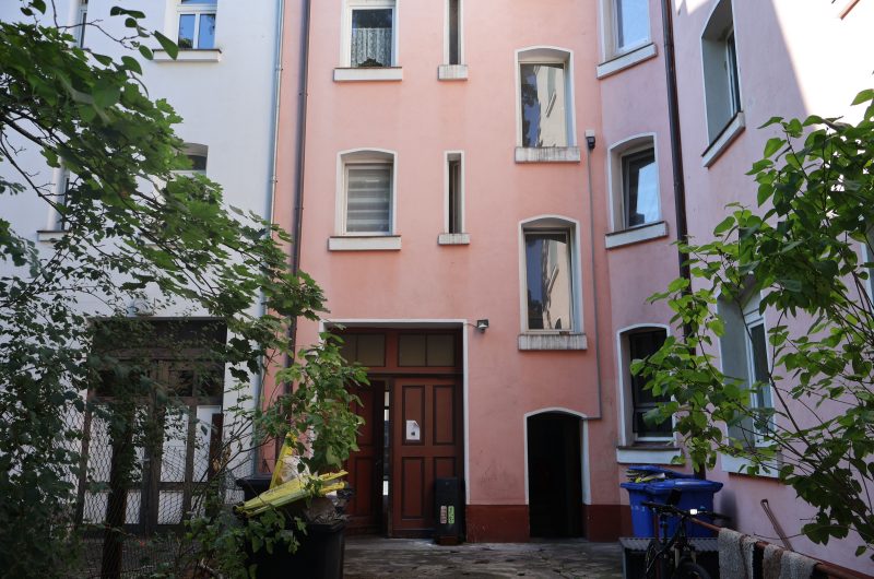 Hinter dem Haus Pic1 VKWMSMFH