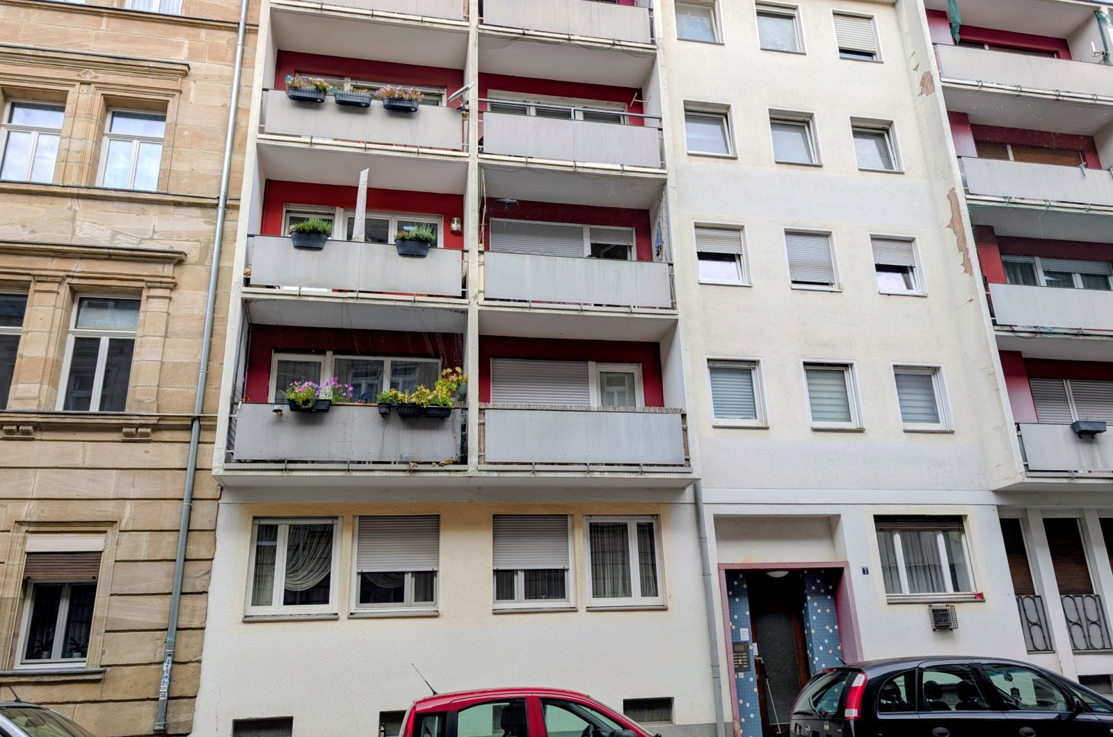 Vor dem Haus Pic1 VKGS7FÜ