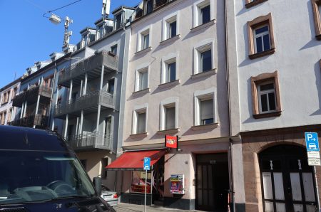 Vor dem Haus Pic1 VKWMSMFH
