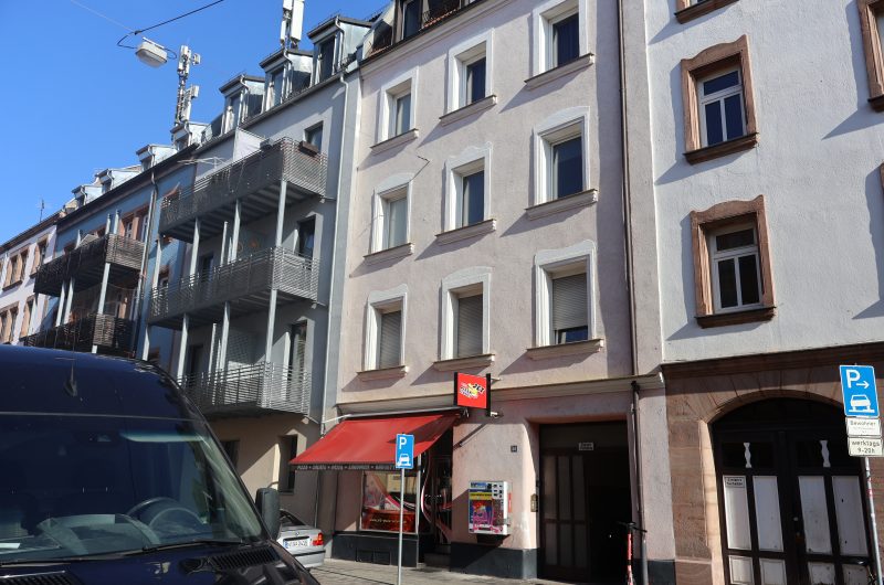 Vor dem Haus Pic1 VKWMSMFH