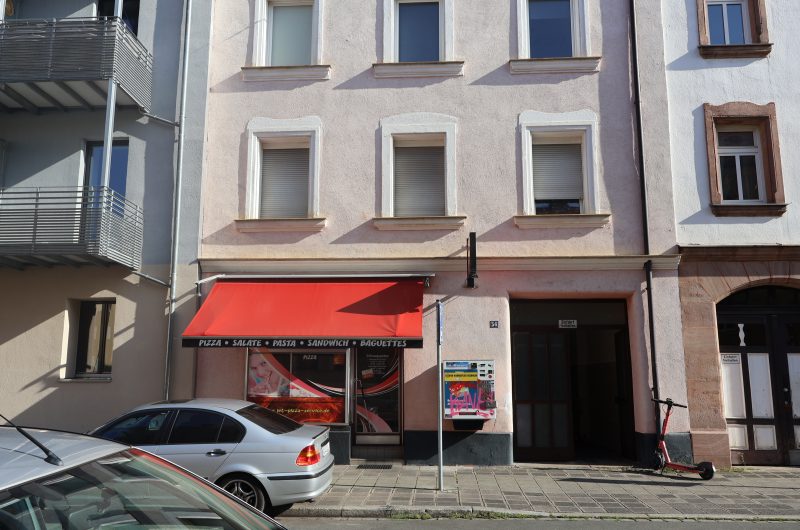 Vor dem Haus Pic2 VKWMSMFH