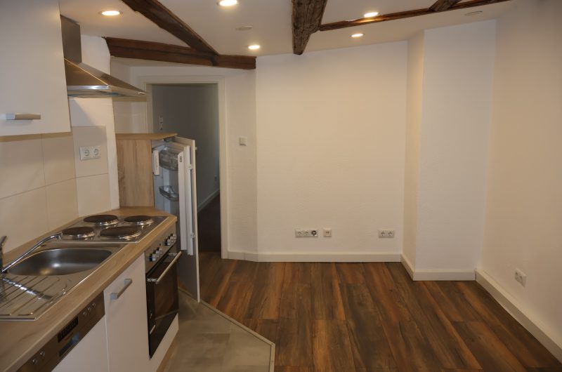 Küchenzimmer mit der Möglichkeit einen Essbereich zu stellen