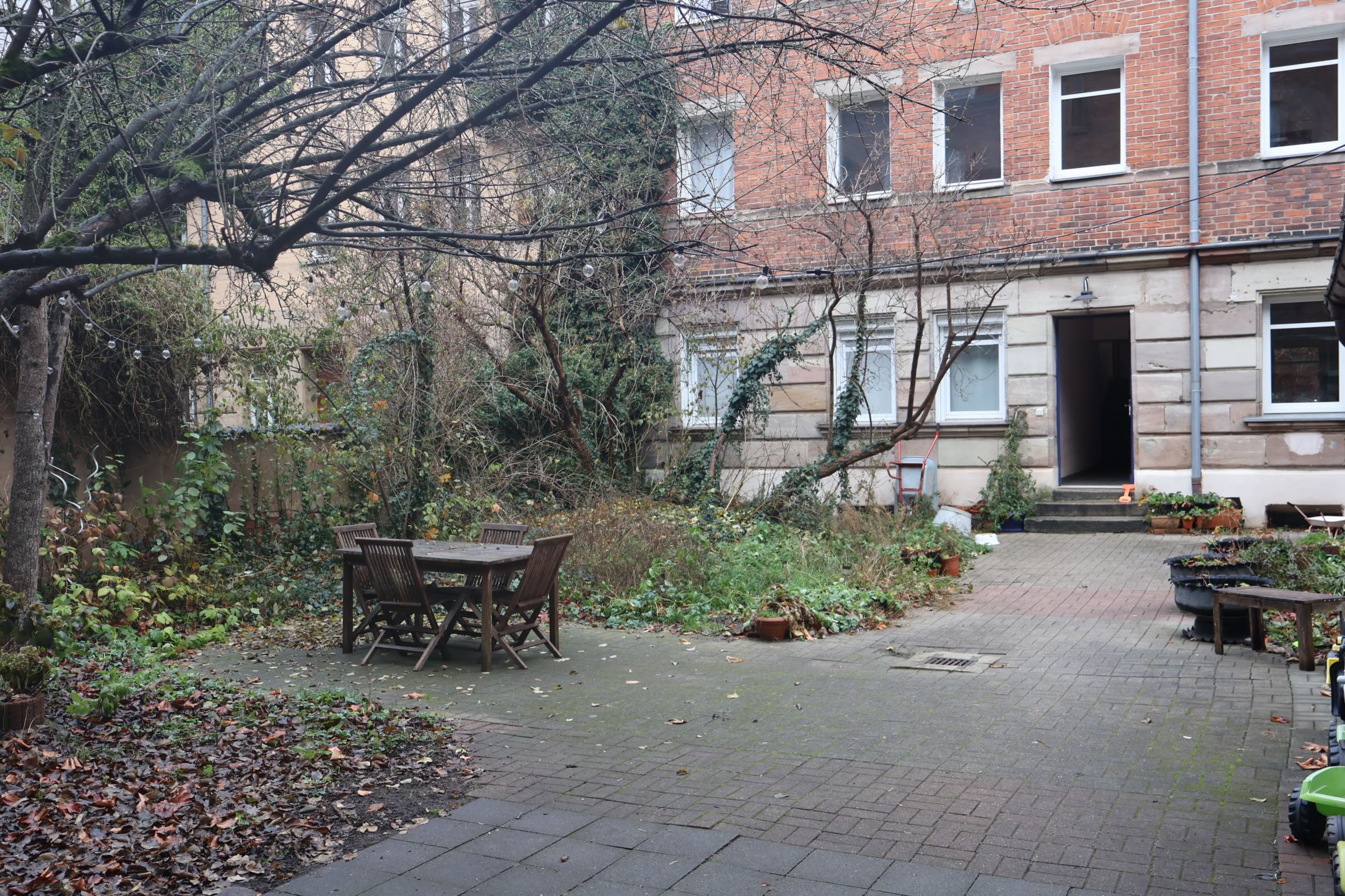 Innenhof der 3 Zimmer Terrassenwohnung zum kaufen