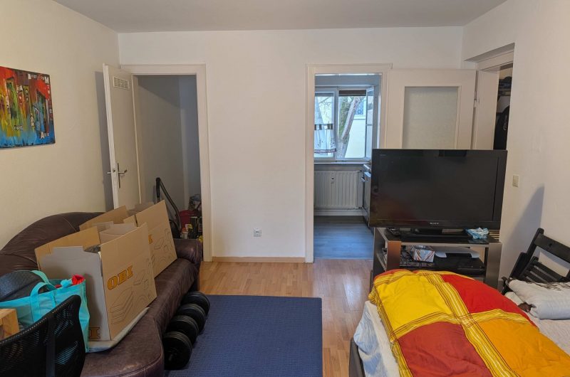 Wohnbereich zum Flur der 1 Zimmerwohnung