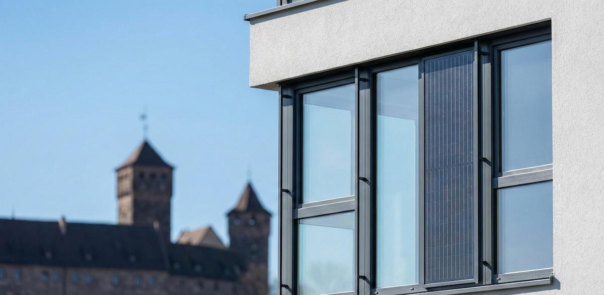 Modernisierte Hausfassade in Nürnberg als Beispiel für energetische Sanierung und Mieterhöhung.