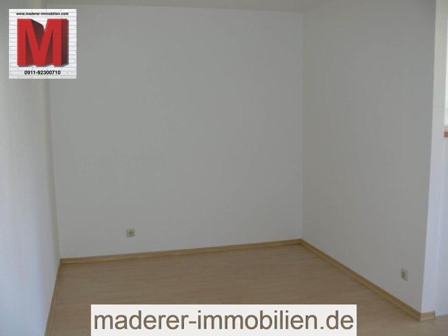 Praktische Schlafnische im Wohnbereich der Mietwohnung in St. Peter.