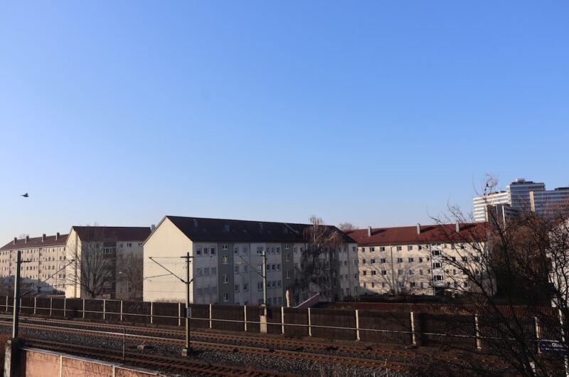 Panoramablick vom Balkon im 3. Obergeschoss über die Dächer von Nürnberg Süd.