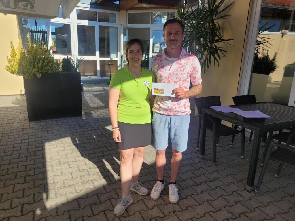 Maderer-immobilien-montagsturnier-brutto-herren-alexander-koch | Maderer Immobilien Alexander Koch Gewinnt Bei Tropischer Hitze Die Brutto-wertung Der Herren Beim 4. Maderer Immobilien Montagsturnier.