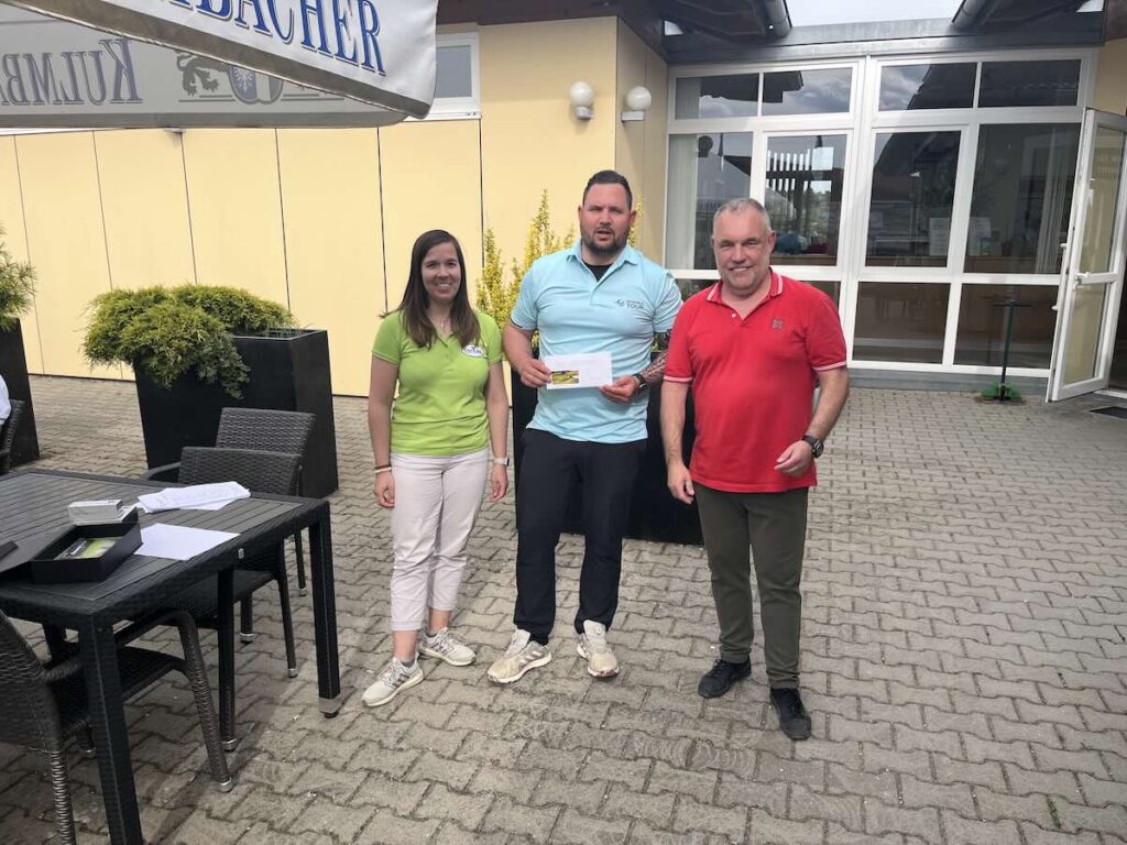 Maderer-immobilien-montagsturnier-nuernberg-brutto-herren-christian-wuechner | Maderer Immobilien Christian Wüchner, Strahlender Brutto-sieger Der Herren Beim Maderer Immobilien Montagsturnier Auf Der Golfrange Nürnberg.