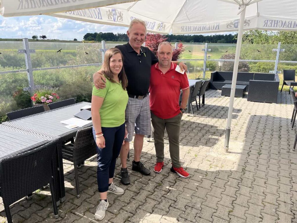 Maderer-immobilien-montagsturnier-nuernberg-birdiepool-hans-schuster | Maderer Immobilien Hans Schuster Erspielt Sich Ein Starkes Birdie Und Teilt Sich Den Birdiepool Beim Maderer Immobilien Montagsturnier.