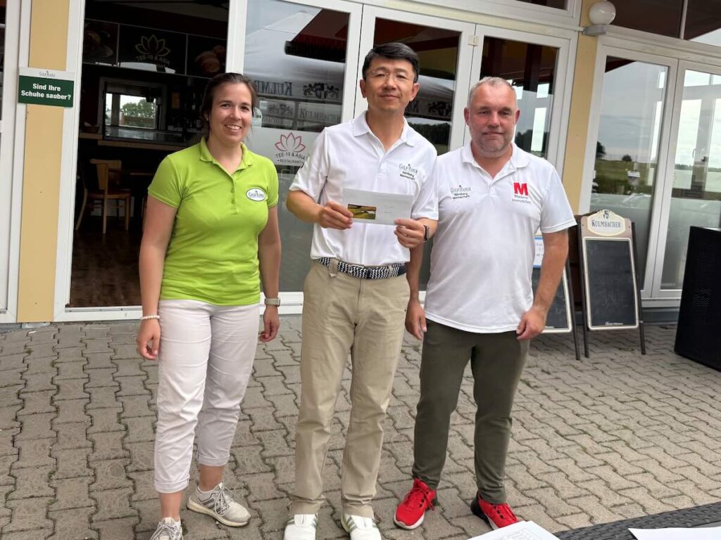 Maderer-immobilien-montagsturnier-nuernberg-brutto-herren-birdiepool-xinyu-liu | Maderer Immobilien Xinyu Liu, Starker Brutto-sieger Der Herren Mit Einer Unter-par-runde Beim Maderer Immobilien Montagsturnier in Nürnberg.