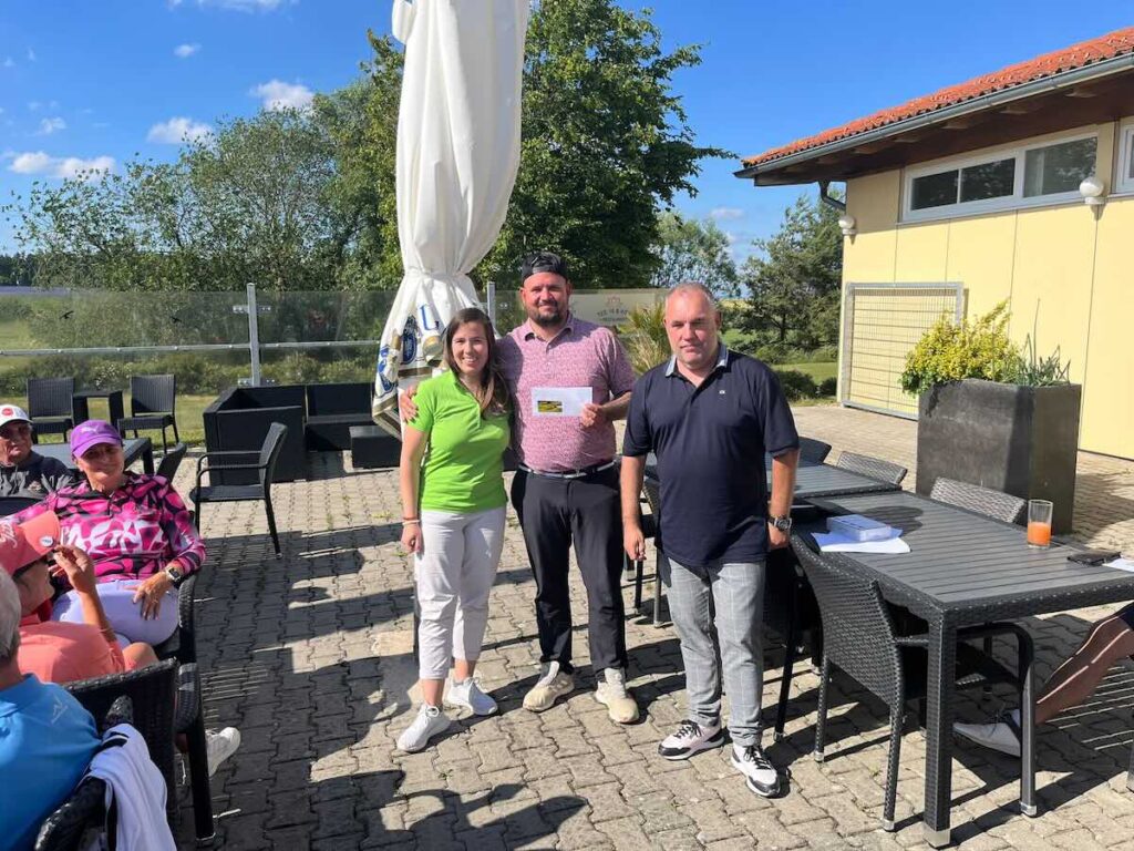 Christian Wüchner Gewinnt Die Netto Klasse a Und Spielt Zwei Birdies Beim Maderer Immobilien Montagsturnier.