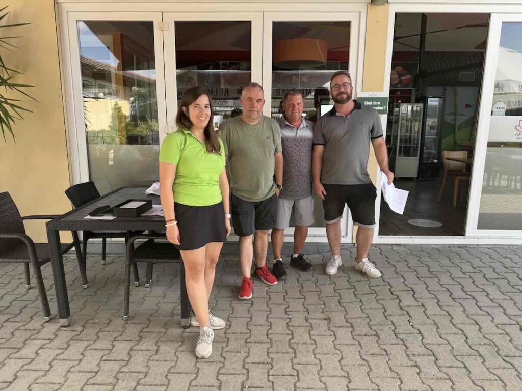 Stefan Probst Jubelt über 25 Punkte Und Den Sieg in Der Netto Klasse B Beim After-work-turnier.