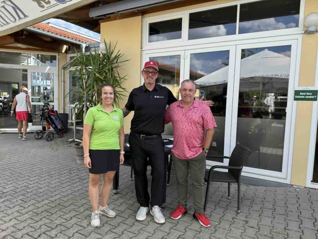 Maderer-immobilien-montagsturnier-nuernberg-birdiepool-christian-silberhorn | Maderer Immobilien Christian G. Silberhorn Sichert Sich Nach Einem Starken Schlag Seinen Anteil Am Birdiepool.