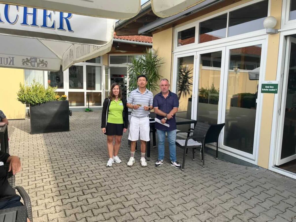 Maderer-immobilien-montagsturnier-nuernberg-brutto-herren-xinyu-liu-17. | Maderer Immobilien Xinyu Liu Gewinnt Mit 15 Punkten Die Brutto-wertung Der Herren Beim 17. Maderer Immobilien Montagsturnier.