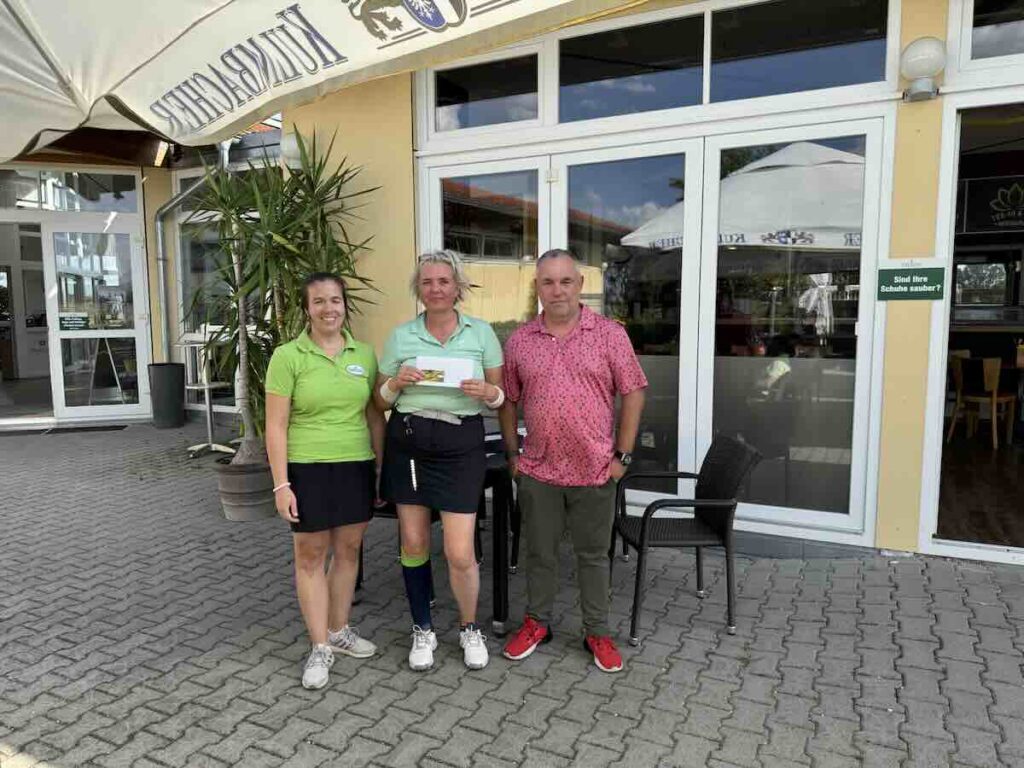 Maderer-immobilien-montagsturnier-nuernberg-netto-b-anja-sand | Maderer Immobilien Anja Sand Jubelt über 25 Punkte Und Den Sieg in Der Netto Klasse B Beim Maderer Immobilien After-work-turnier.