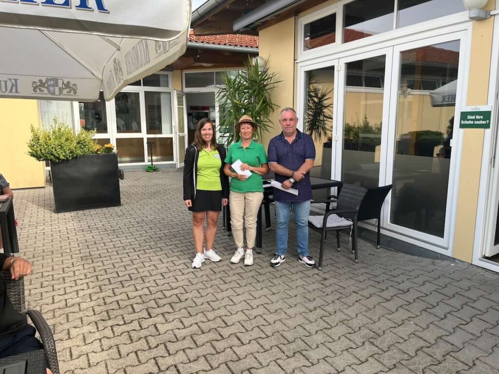 Maderer-immobilien-montagsturnier-nuernberg-netto-b-evelyn-engelhardt | Maderer Immobilien Evelyn Engelhardt Strahlt über Starke 26 Punkte Und Den Sieg in Der Netto Klasse B.