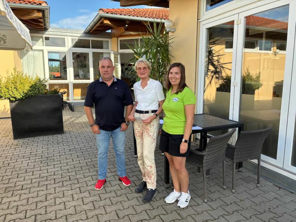 Maderer-immobilien-montagsturnier-nuernberg-netto-b-anne-kathrein-krauss | Maderer Immobilien Anne-kathrein Krauss Jubelt über 25 Punkte Und Den Sieg in Der Netto Klasse B.