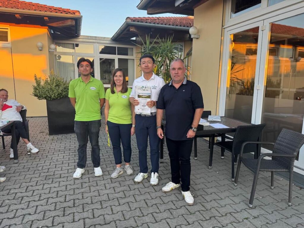 Xinyu Liu, Strahlender Gesamtsieger Der Jahresrangliste Brutto Herren Beim Maderer Immobilien Montagsturnier.